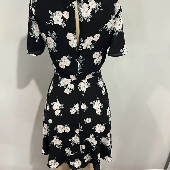 Express Dress size Medium women Sundress floral black - Picture 2 of 3
